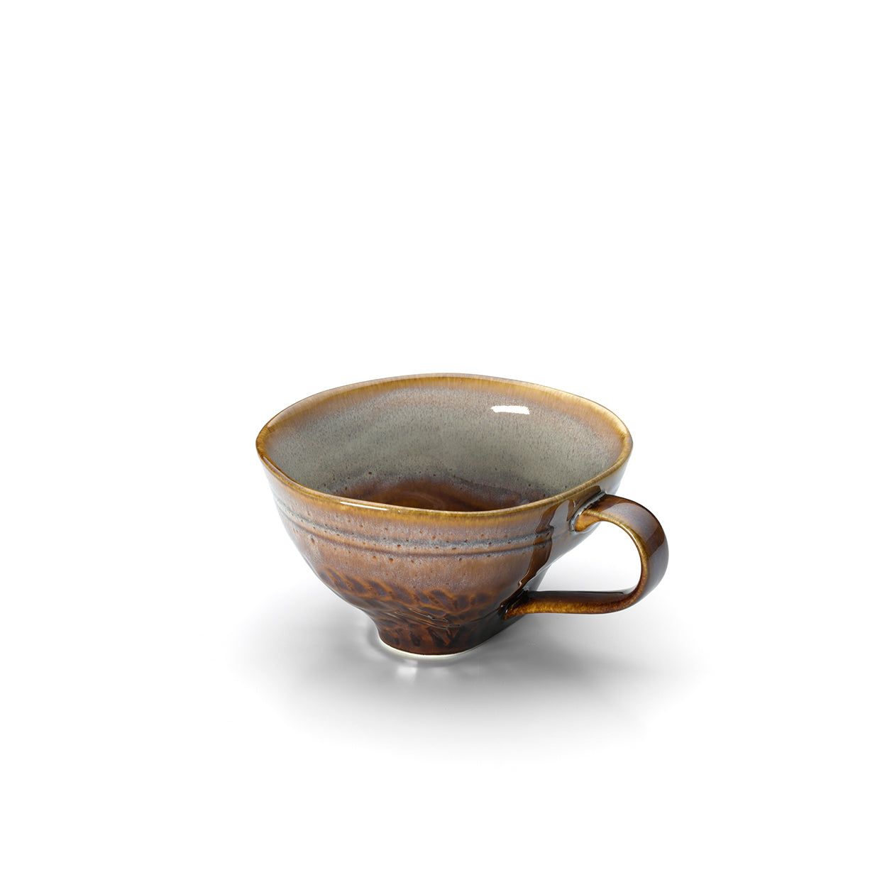 Tasse évasée en céramique émaillée brune et grise 11 cm