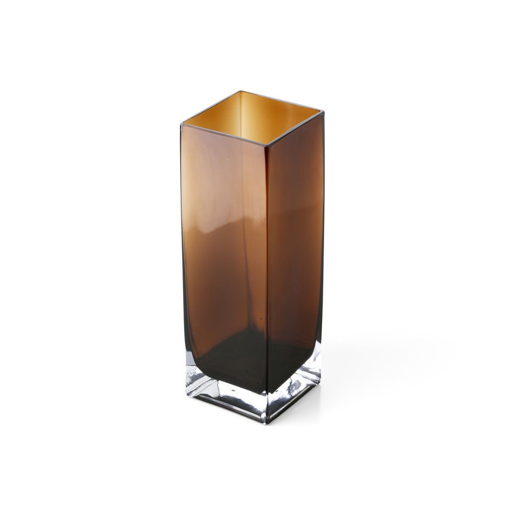 Vase Amber Cuboid en verre ambré 30 cm en situation