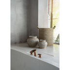 Vase Belly en terre cuite grise et rotin 33 cm, vue 3