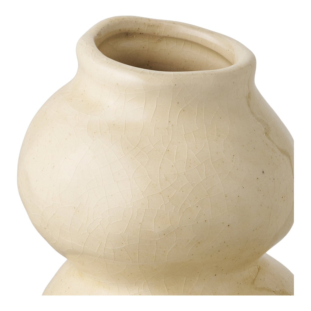 Détail glaçure craquelée beige ivoire ouverture vase céramique forme organique