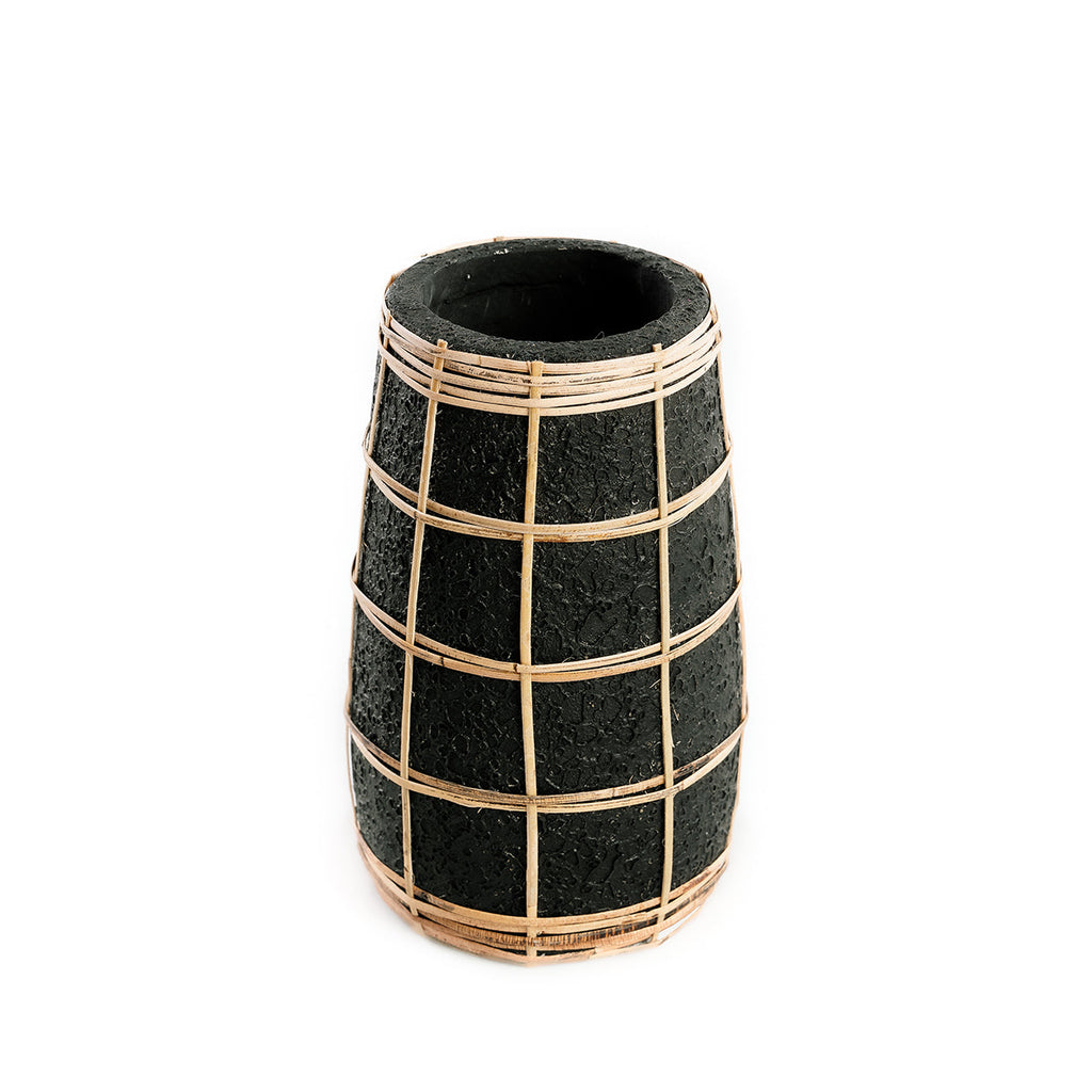 Vase Cutie en terre cuite noire et raphia 22 cm