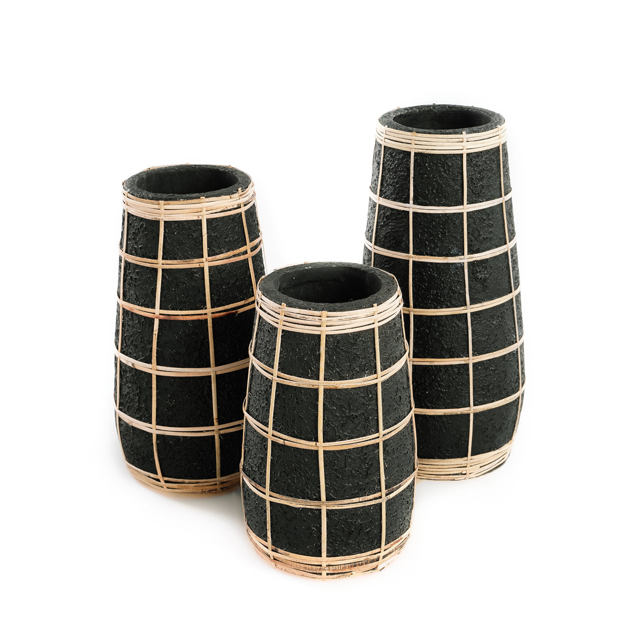 Vase Cutie en terre cuite noire et raphia 31 cm, vue 4
