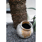Vase Funky en terre cuite grise 25 cm en situation