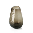 Vase Organic Shape en verre recyclé brun fumé 26 cm en situation