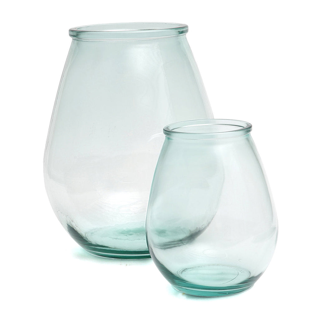 Vase Qiezi en verre recyclé transparent 35 cm en situation