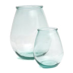 Vase Qiezi en verre recyclé transparent 35 cm en situation