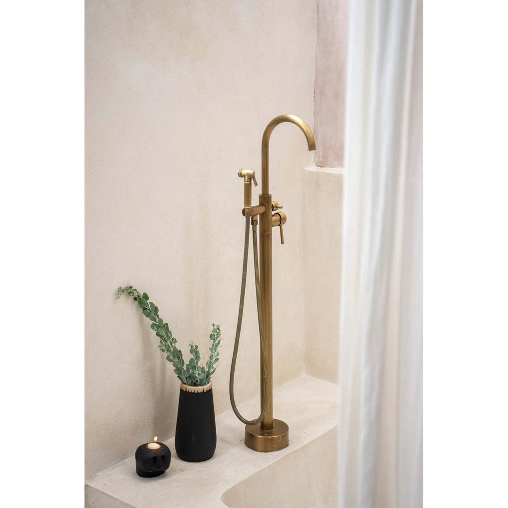 Vase Sneaky en terre cuite noire et raphia 26 cm, vue 3