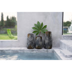 Vase Spooky en terre cuite grise 31 cm en situation