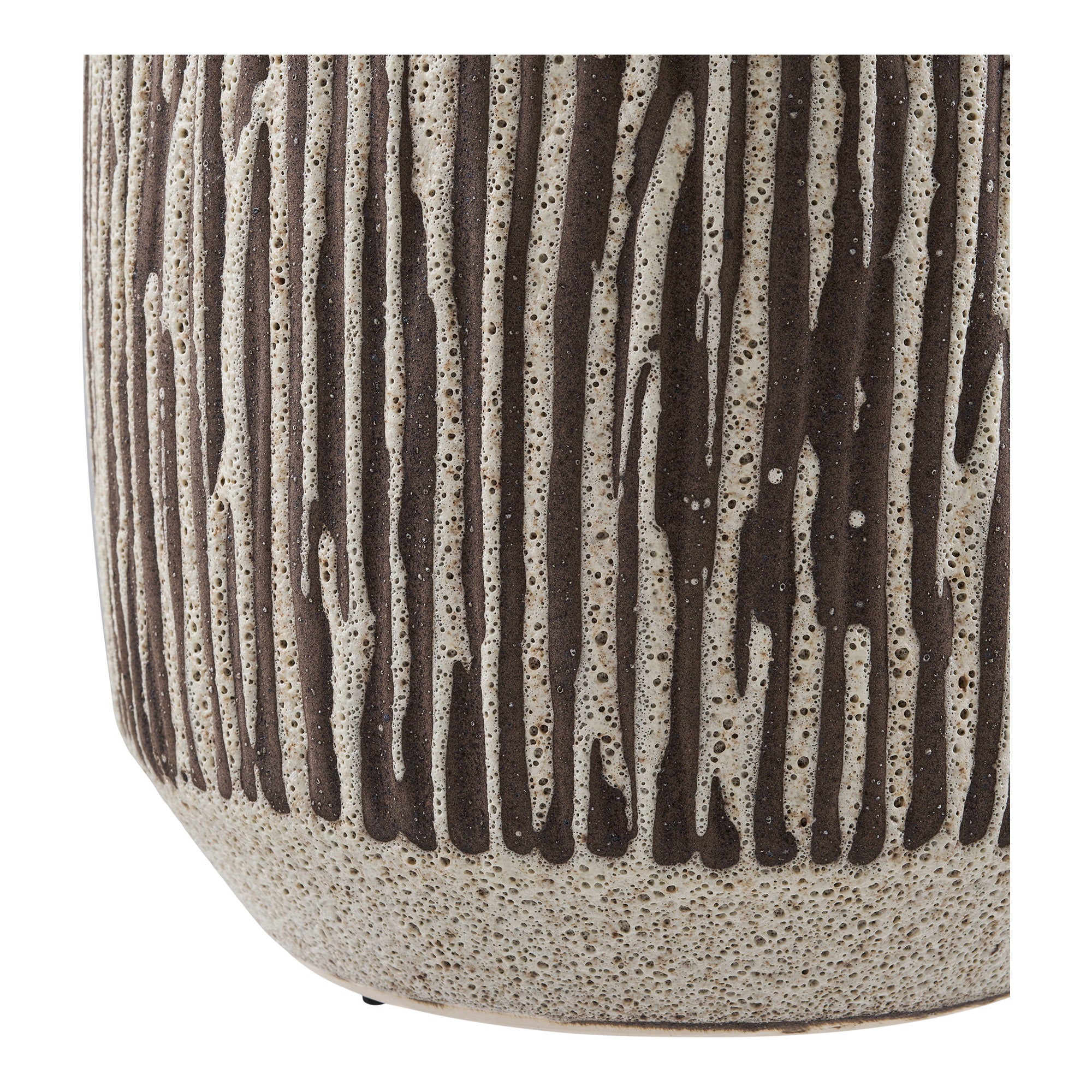 Vase strié céramique brun et blanc vue de détail