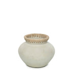 Vase Styly en terre cuite écrue et raphia 25 cm