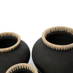 Vase Styly en terre cuite noire et raphia 25 cm, vue 6