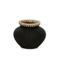 Vase Styly en terre cuite noire et raphia 25 cm