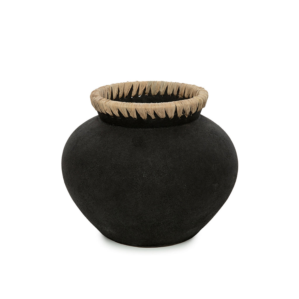 Vase Styly en terre cuite noire et raphia 29 cm