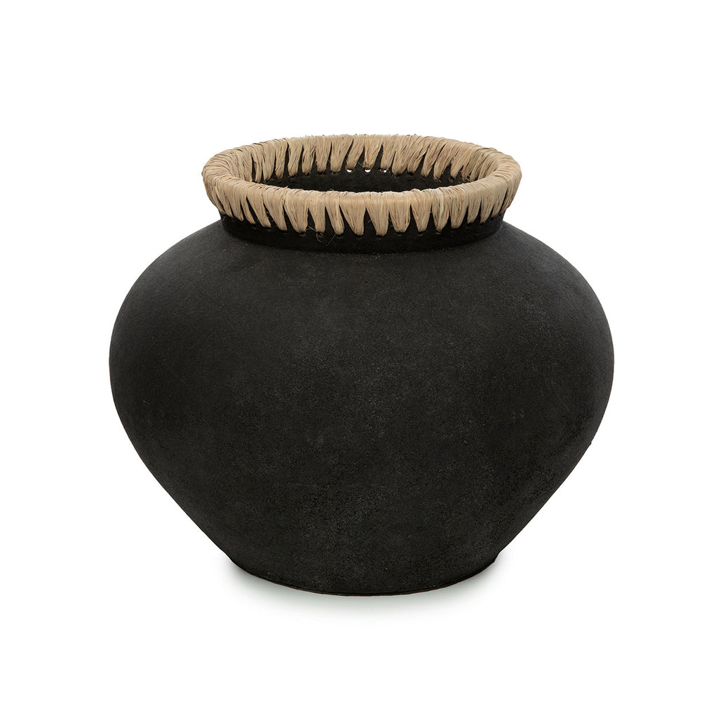 Vase Styly en terre cuite noire et raphia 33 cm
