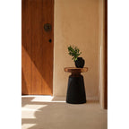 Vase Trendy en terre cuite noire 14 cm en situation