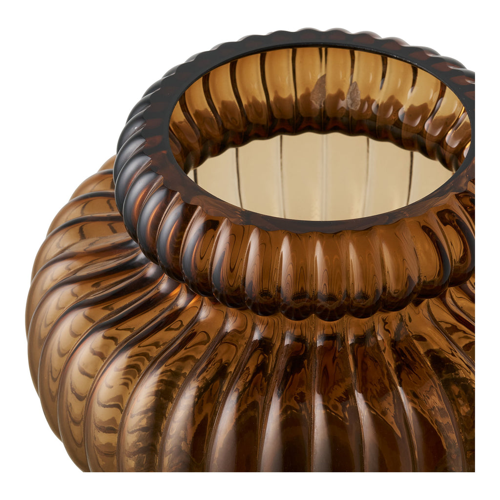 Détail ouverture et cannelures vase verre ambré fumé soufflé bouche artisanal