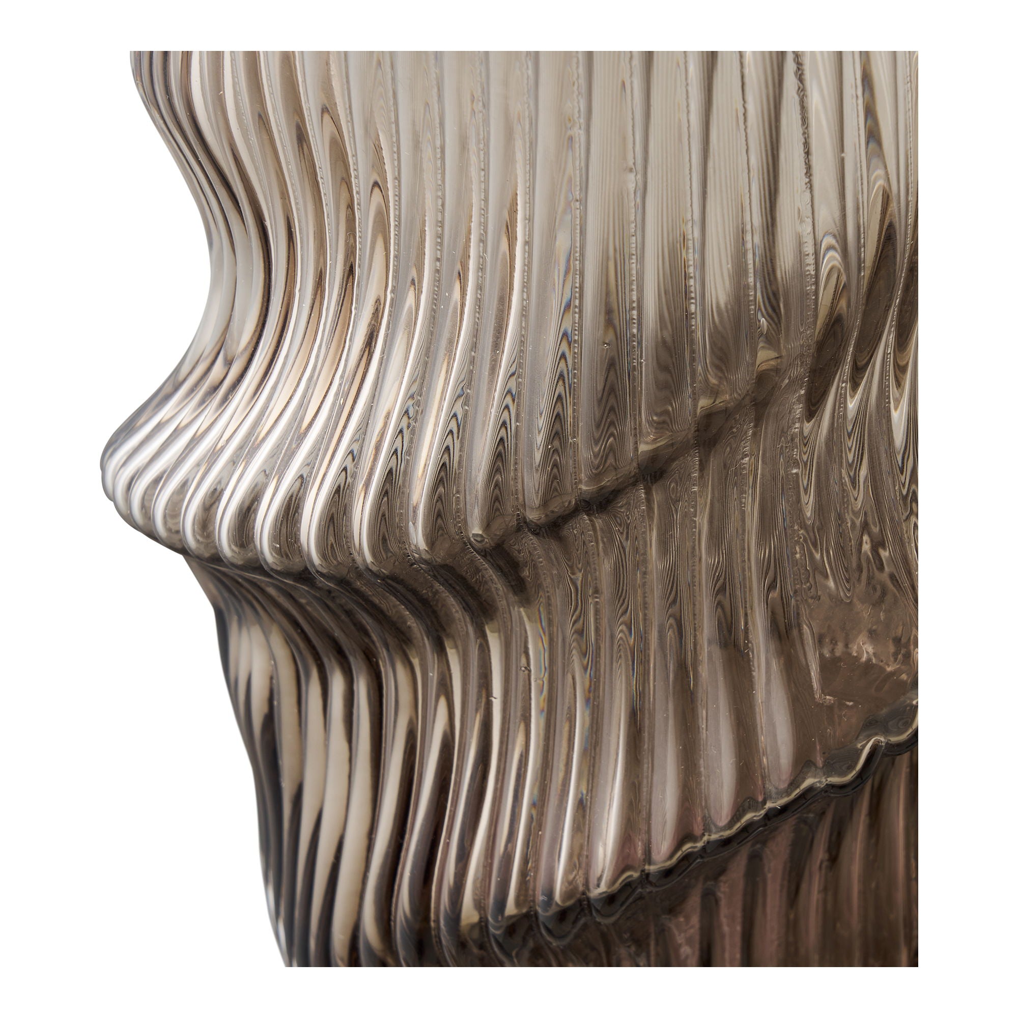 Vase verre soufflé brun fumé détail pincement latéral côtes verticales fluides artisanal