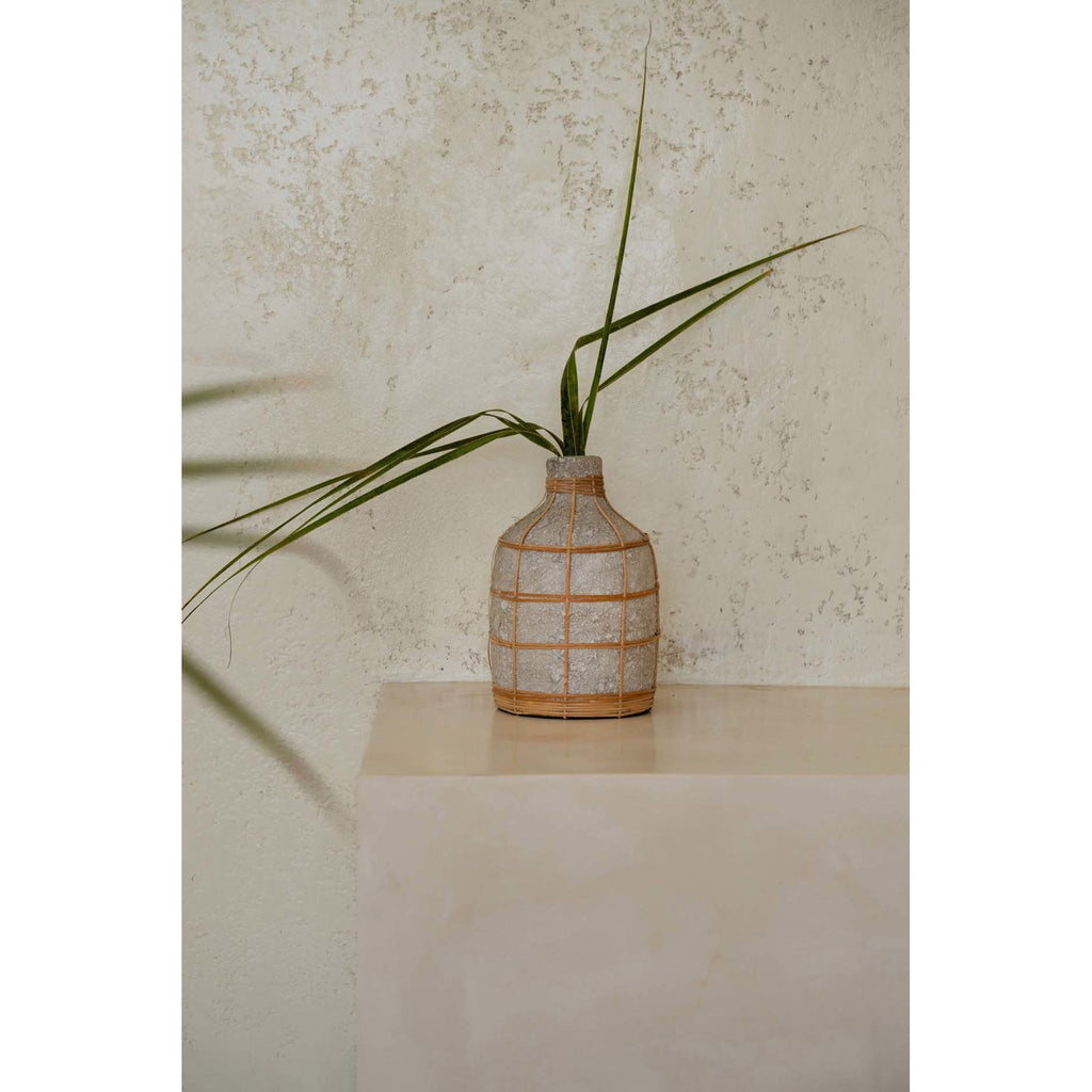 Vase Whoopy en terre cuite écrue et rotin 24 cm, vue 5