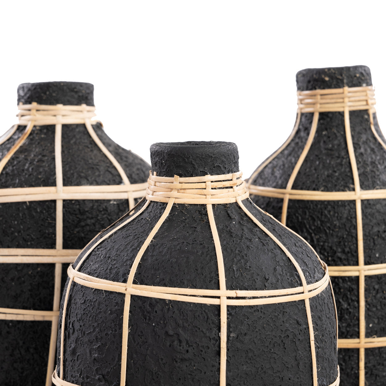 Vase Whoopy en terre cuite noire et rotin 23 cm, vue 7