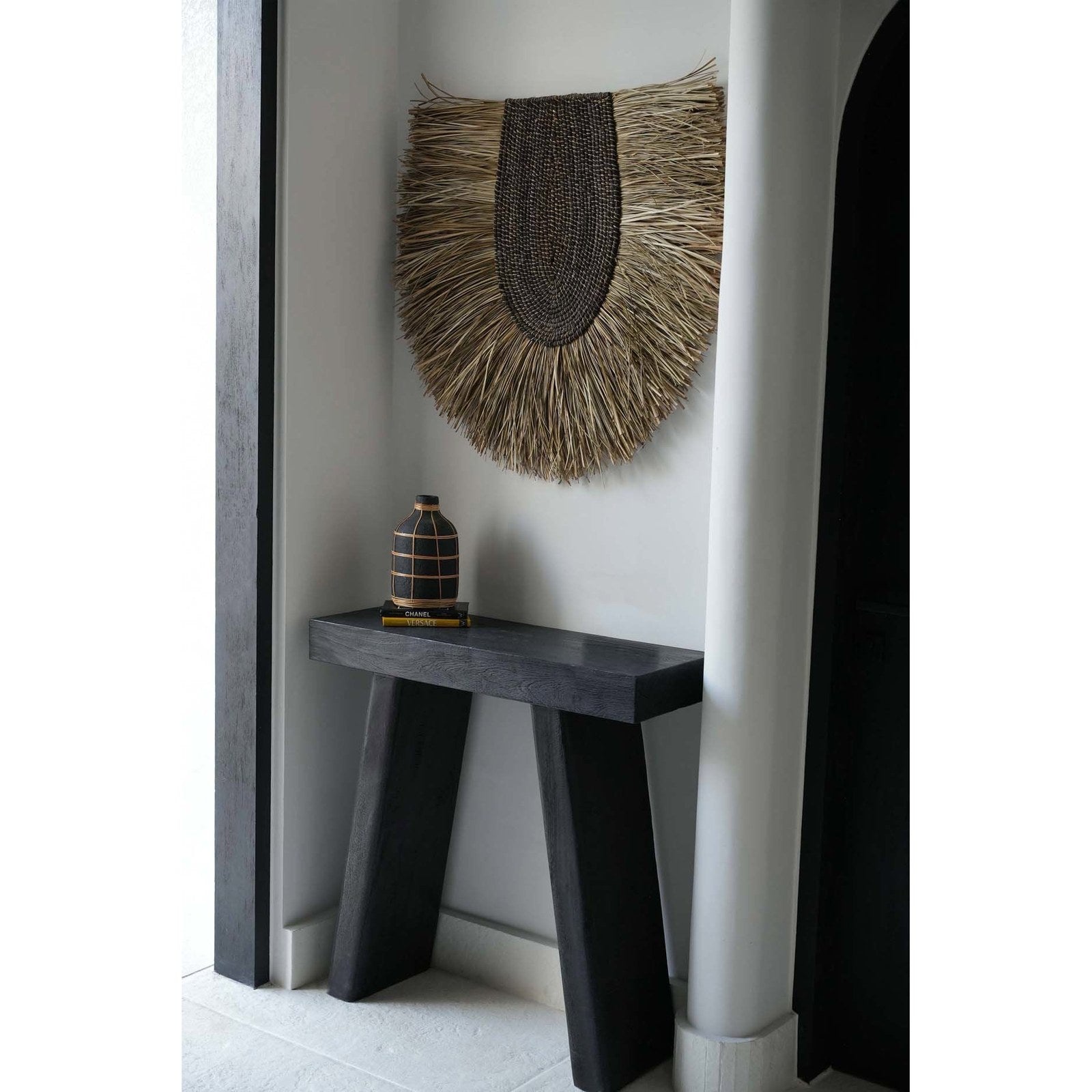 Vase Whoopy en terre cuite noire et rotin 24 cm, vue 3