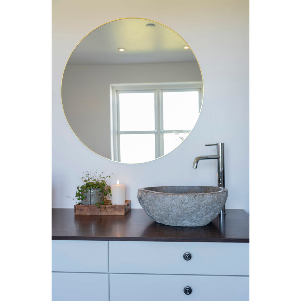 Vasque Donau pierre rivière gris anthracite meuble sombre miroir laiton salle de bain luxe