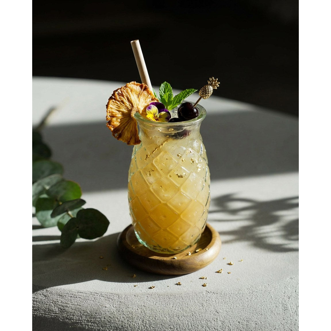Verre à cocktail ananas en verre recyclé 15 cm en situation