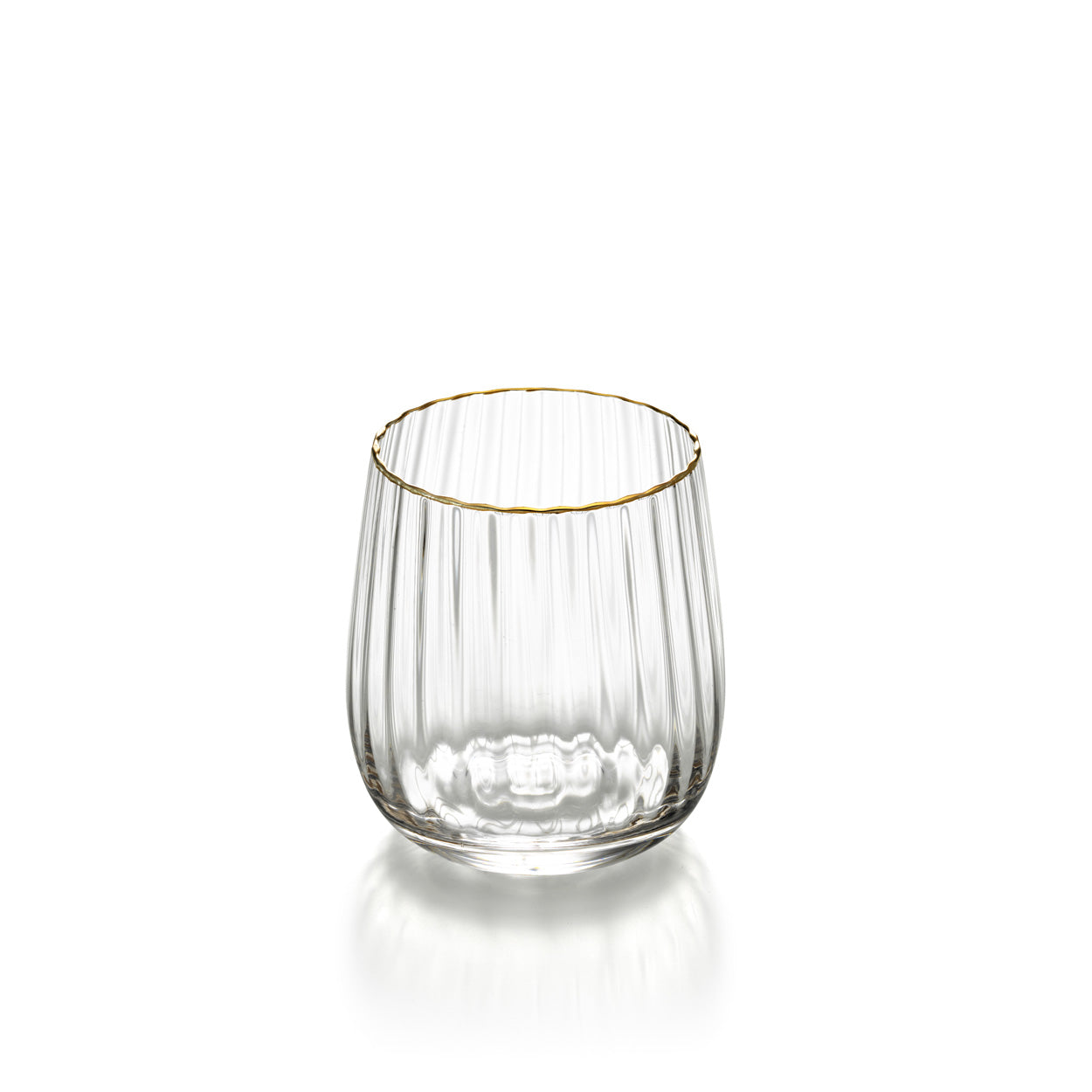 Verre à eau côtelé à liseré doré 10 cm en situation