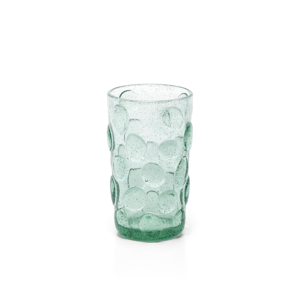 Verre highball à pastilles en verre bullé vert d'eau en situation