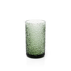 Verre highball à surface galet en verre vert 14 cm en situation