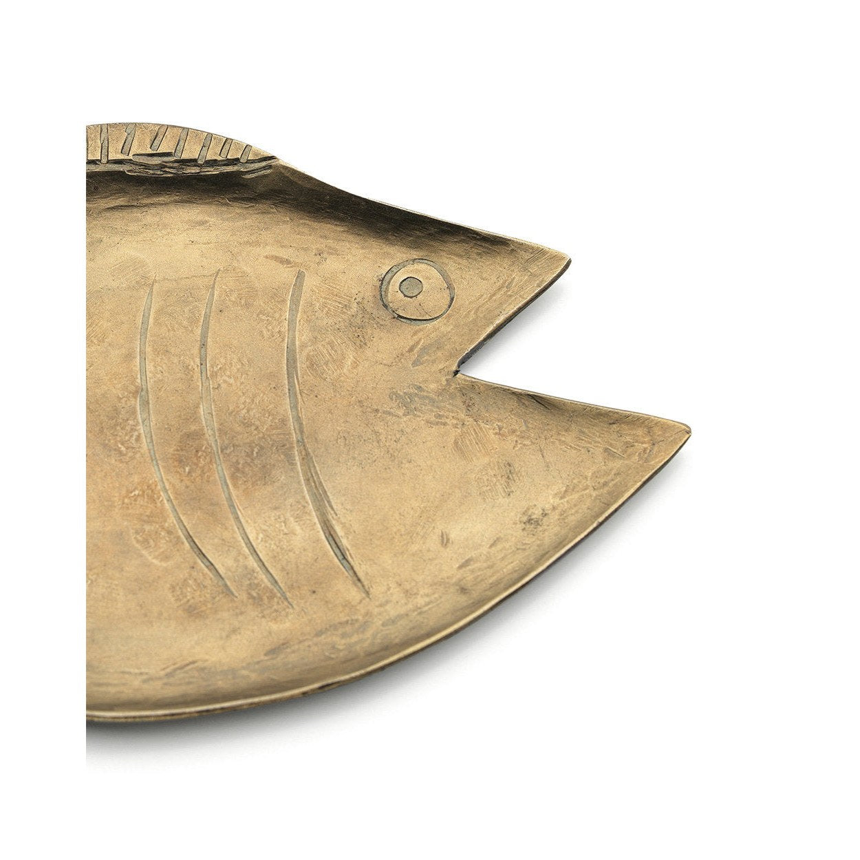 Vide-poche poisson en laiton martelé 17 cm en situation