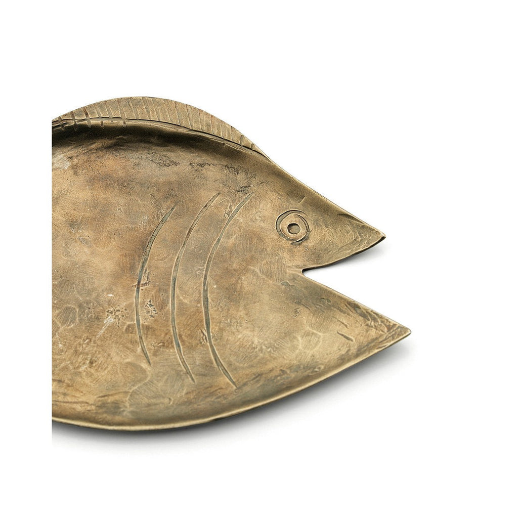 Vide-poche poisson en laiton martelé 18 cm en situation